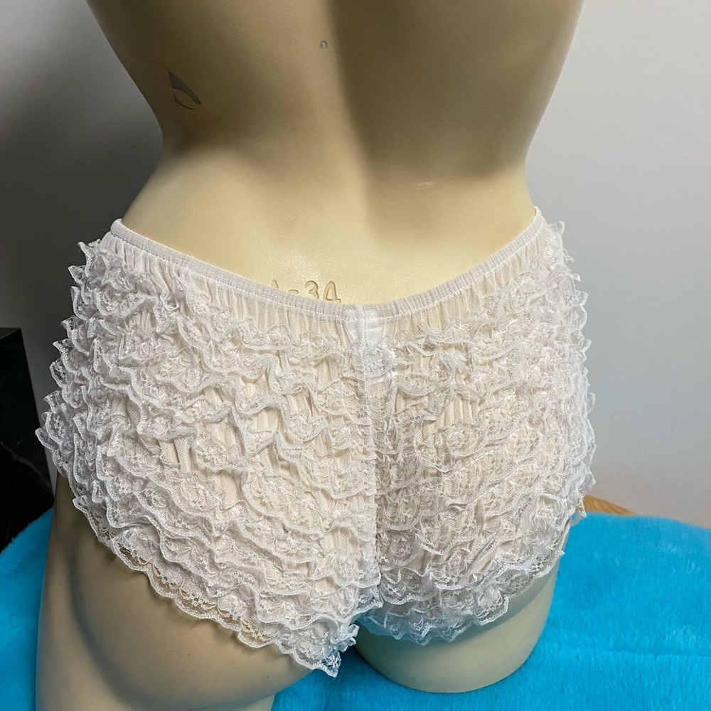 Women’s Ruffled Frilly Panties - Picture 3 of 4